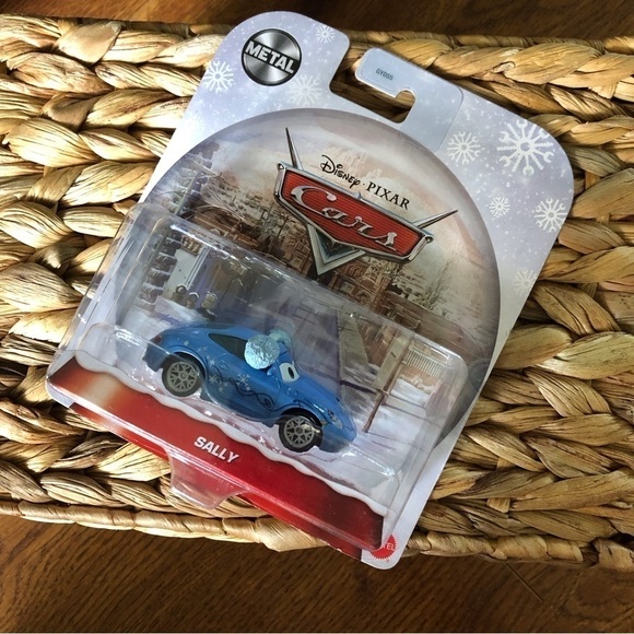 Disney Pixar: Cars: Holiday Metal cast Sally - Picture 2 of 4